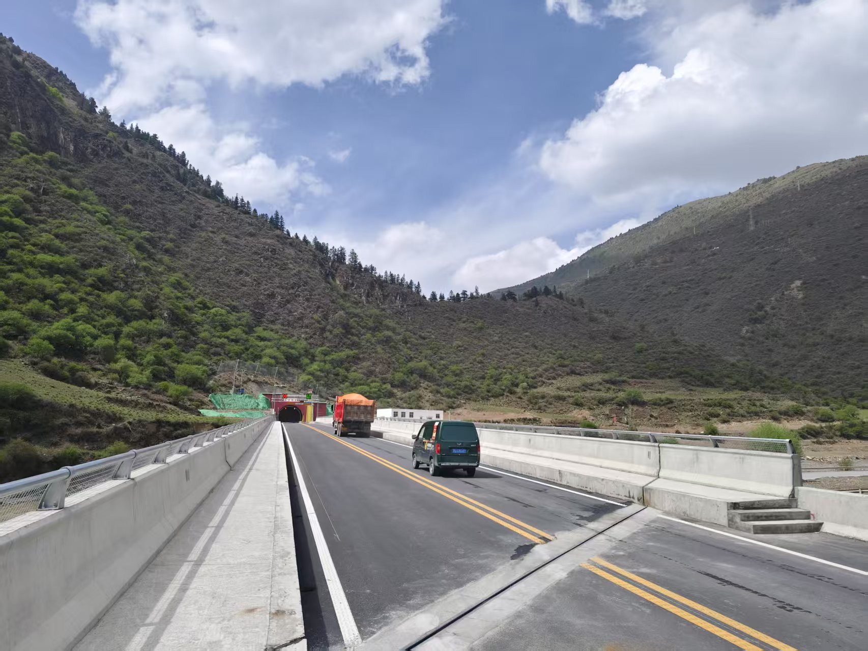 國(guó)道227項(xiàng)目正式通車，開啟壤塘交通新格局